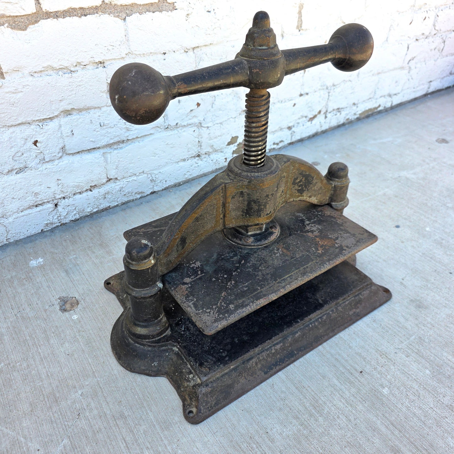Decorative Antique Iron Book Press