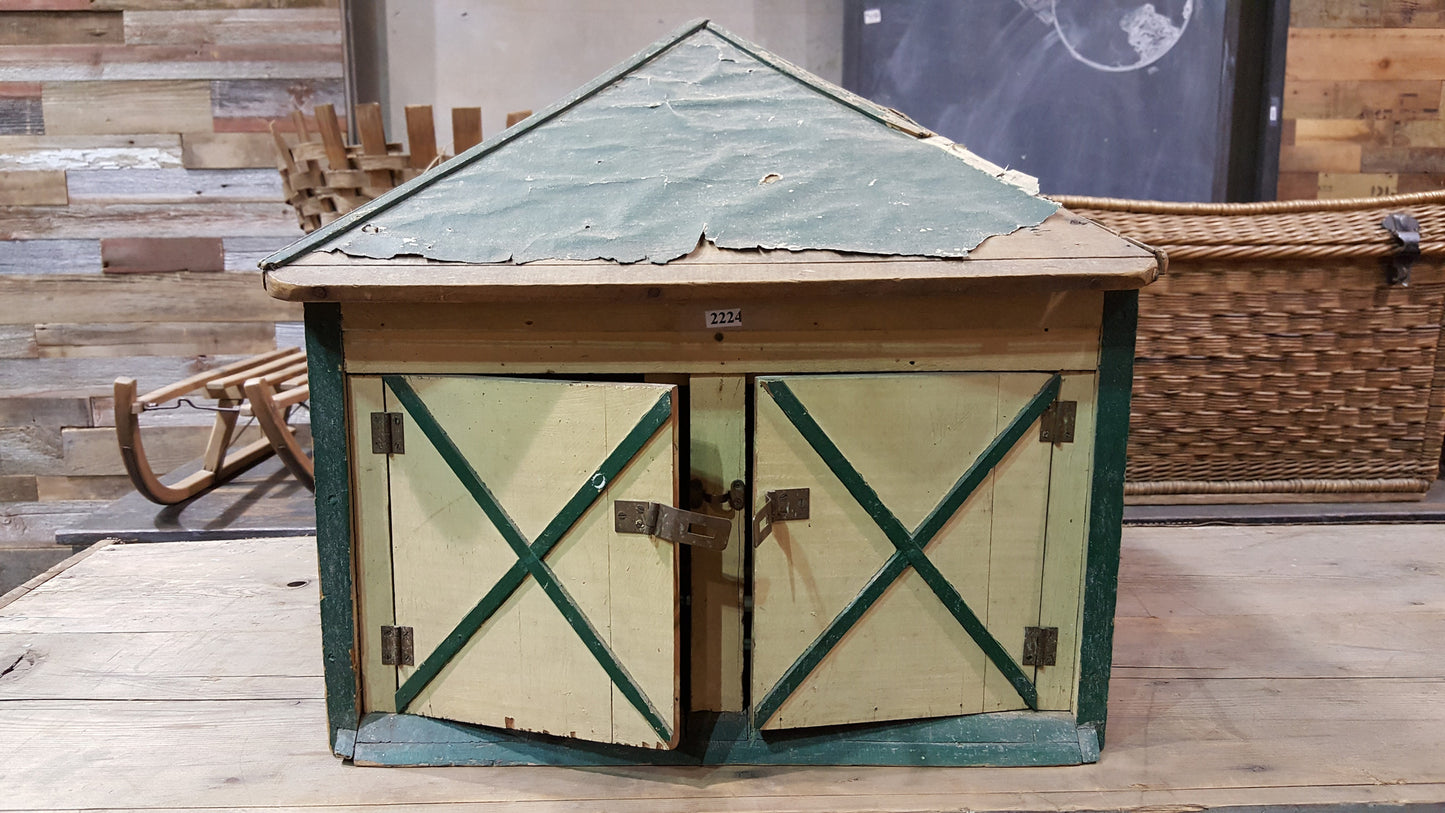 Decorative Architectural Garage/Carriage House Model
