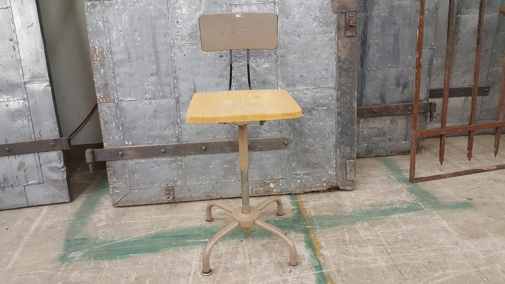 Adjustable Drafting Stool