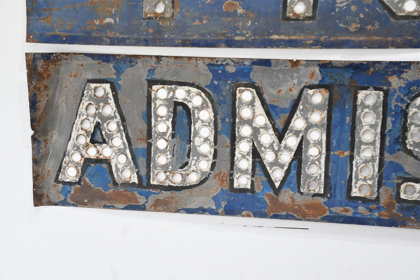 2 pc. Metal Sign "Free Admission"