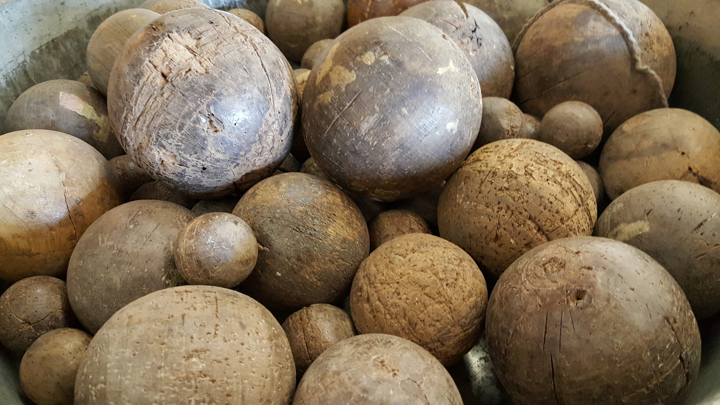 Set of Wooden Balls in Bowl (Decor)