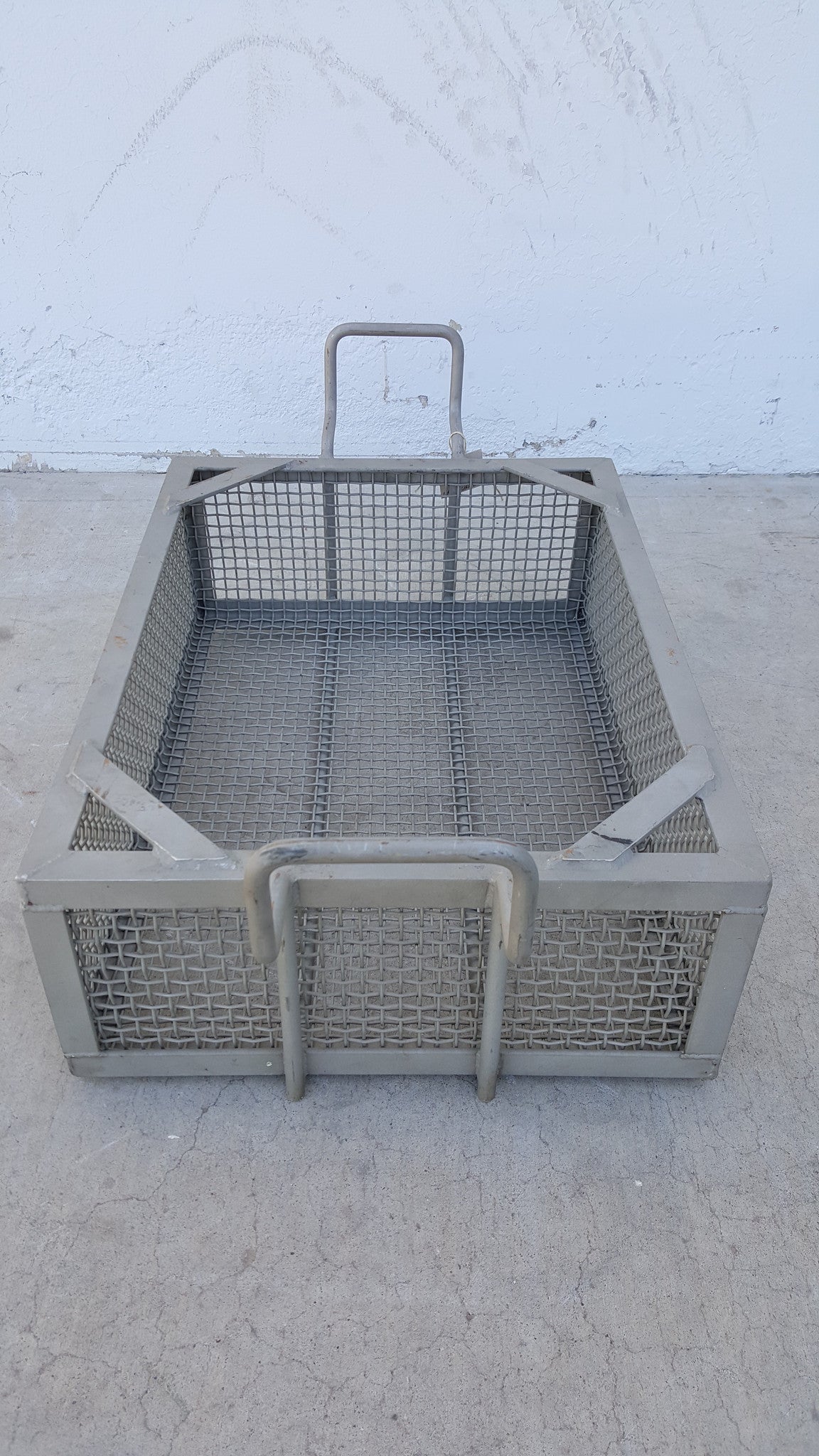 Airplane cargo basket, square, metal, with non-movable handles