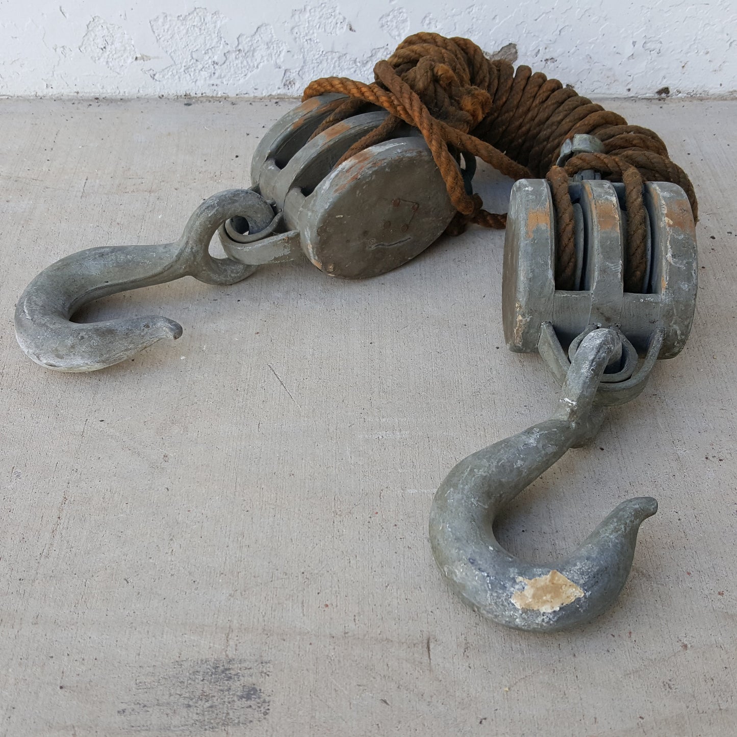 Double Hook Pulleys with Rope