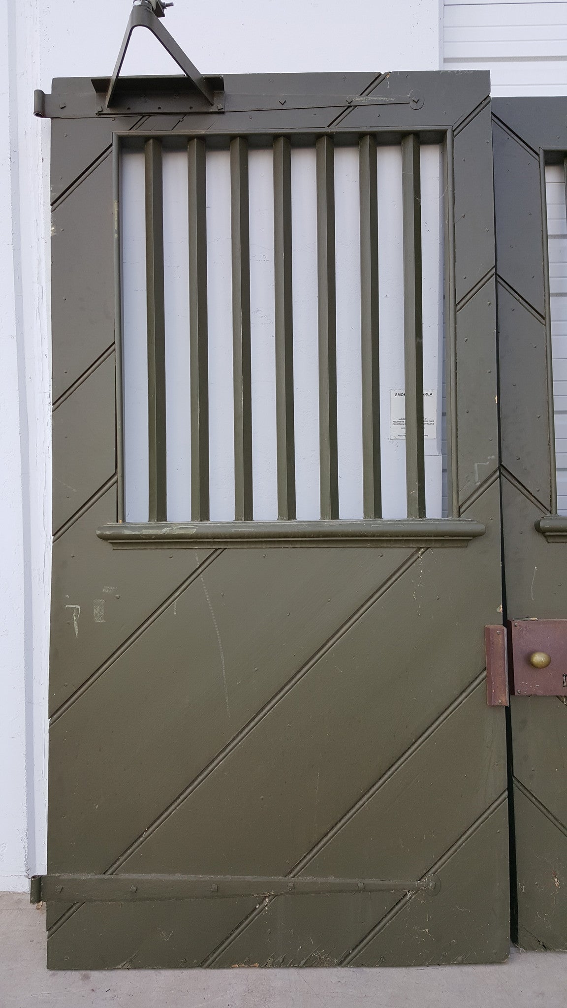 Single Oversized Barn Door