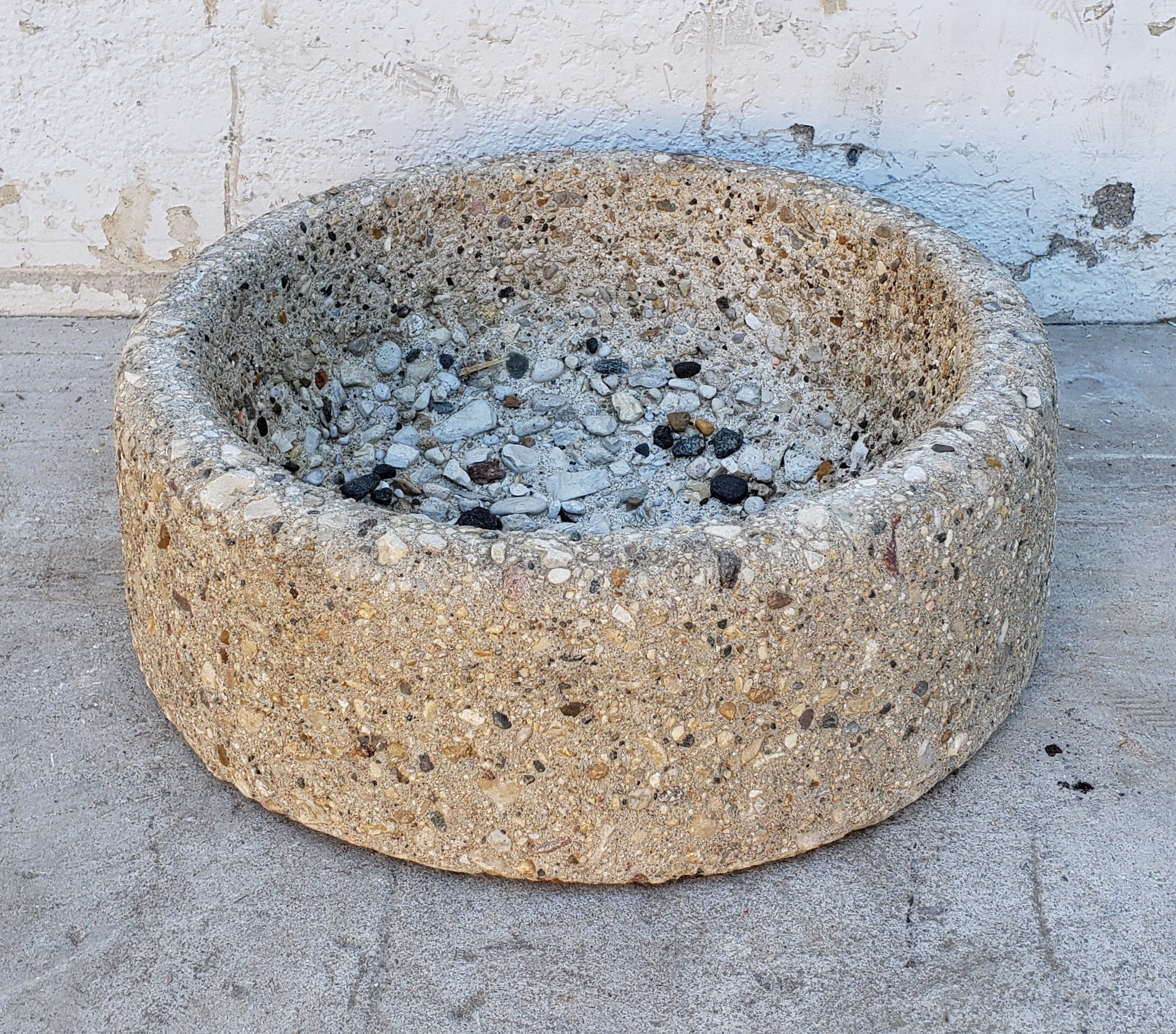 Cement hotsell dog bowl