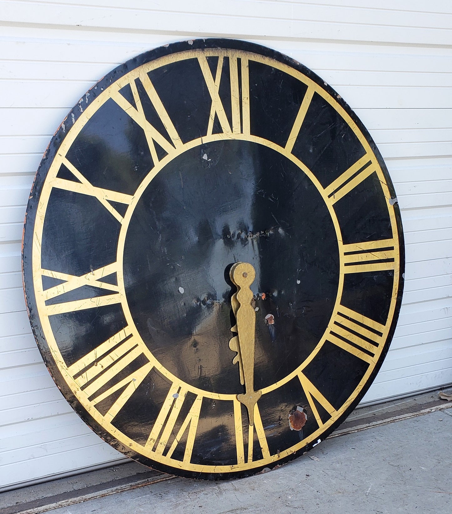 Round French Clock Face with Roman Numerals and Hands