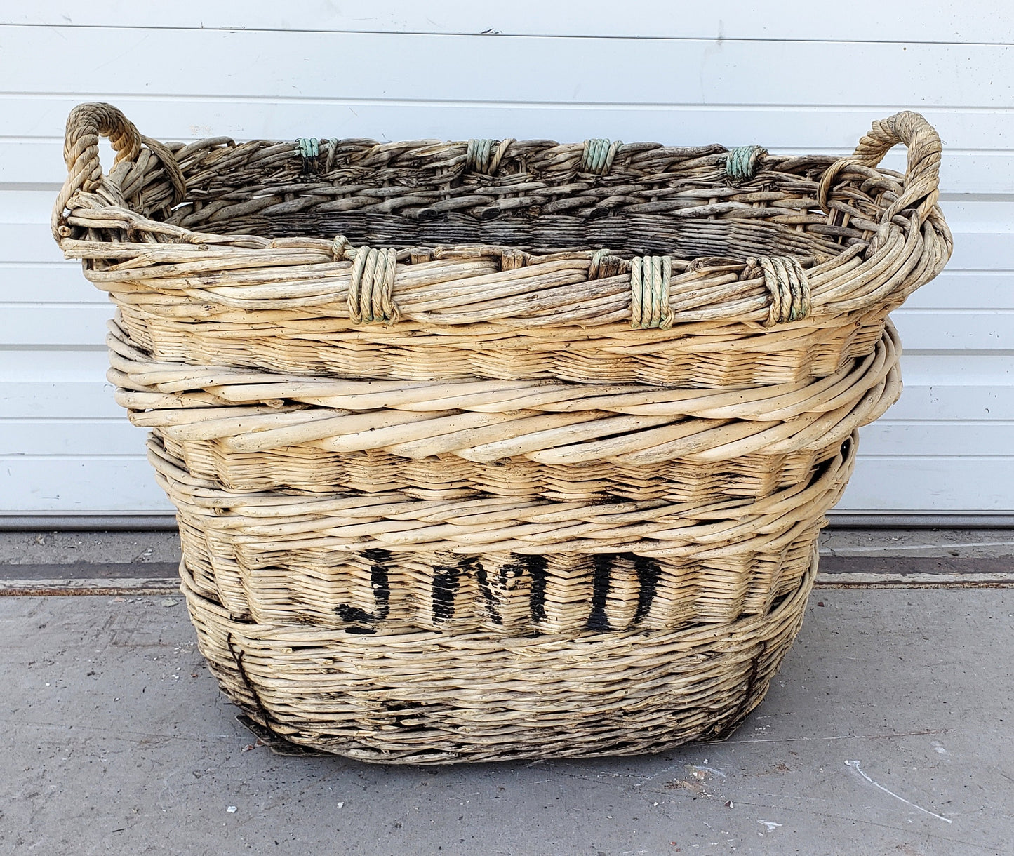 Large Wicker Champagne Basket from Vézinnes, France