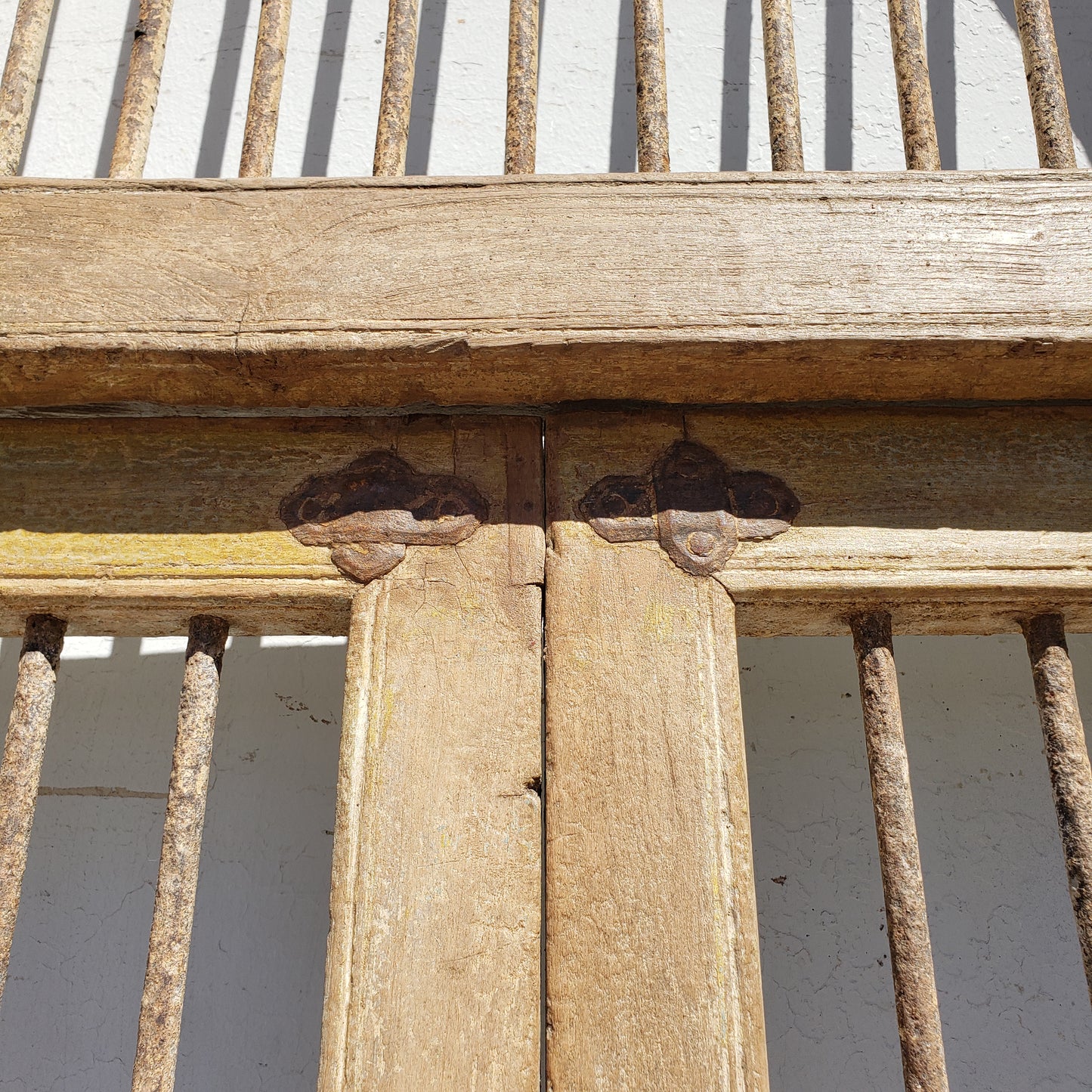 Spindled Gate with Half-Round Top
