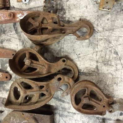 Pulley metal with hook