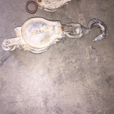 Pulley, large, metal/hook
