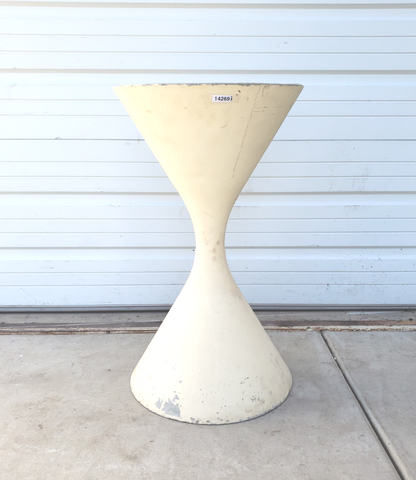 Medium Willy Guhl Diablo Planter