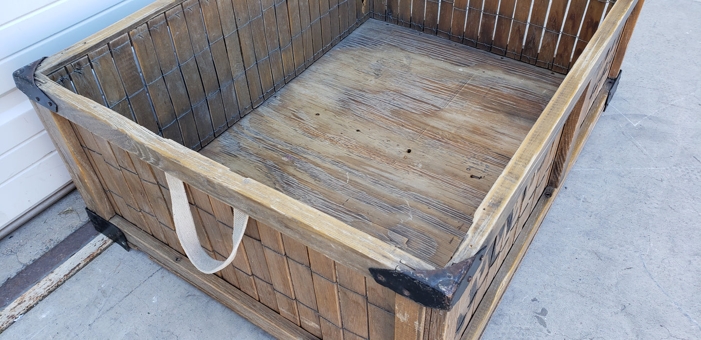 Dixie's Orchards Apple Crate