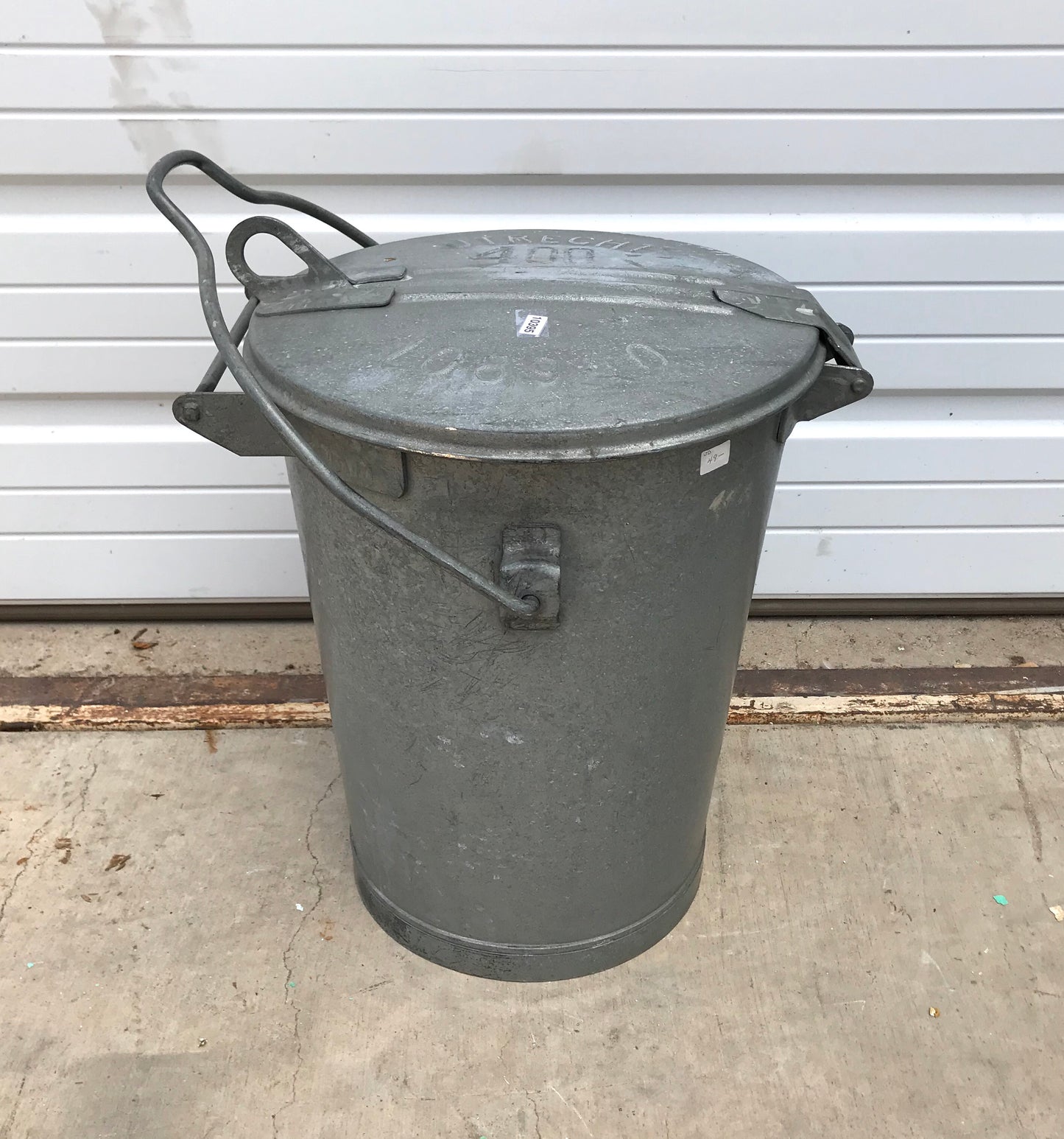 Industrial Small Trash Can with Attached Lid