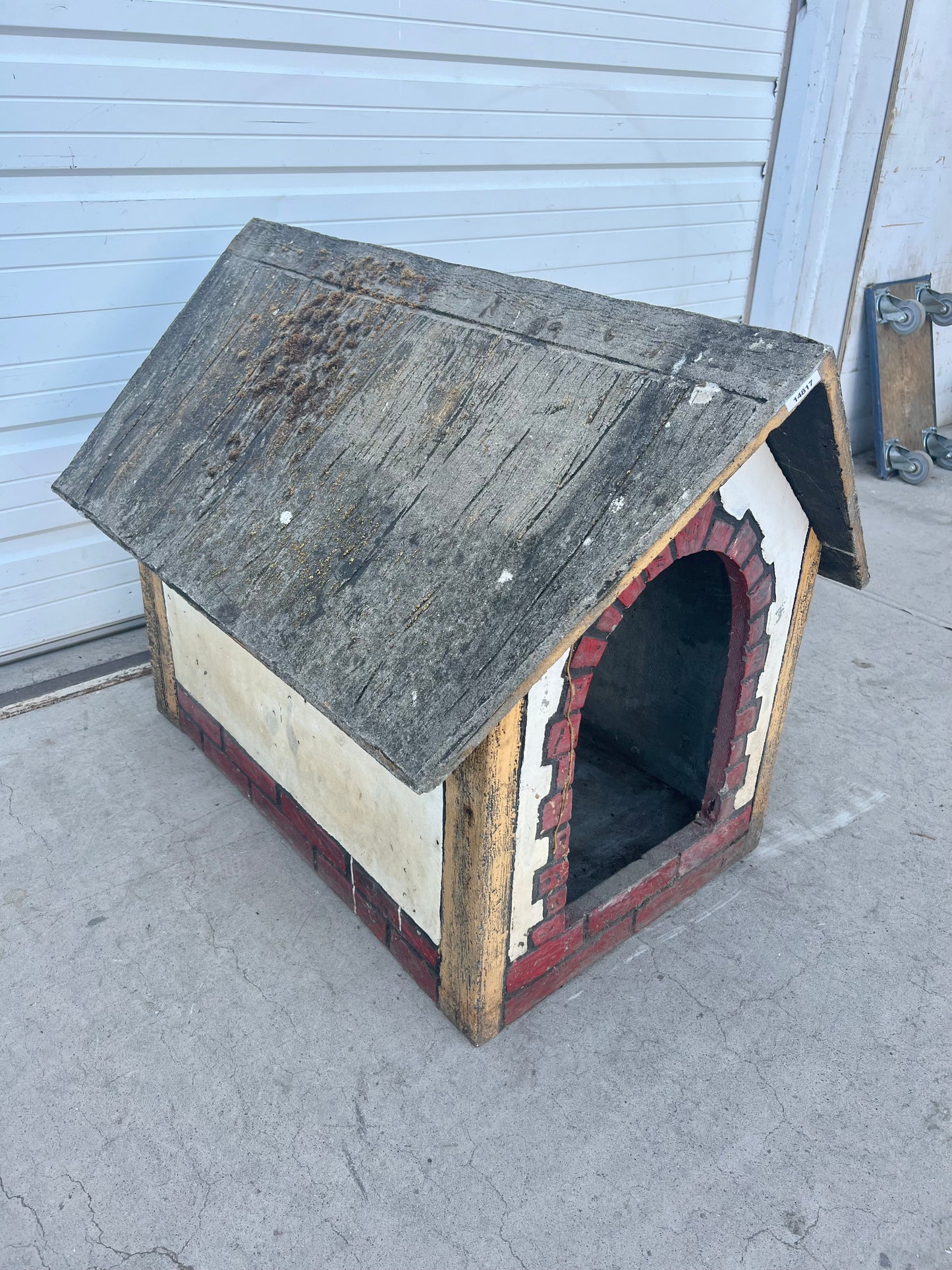 French Concrete Dog House